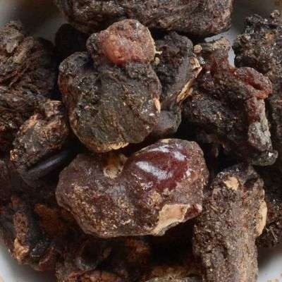 Murungai Pisin / Drumstick Tree Resin ( Raw )